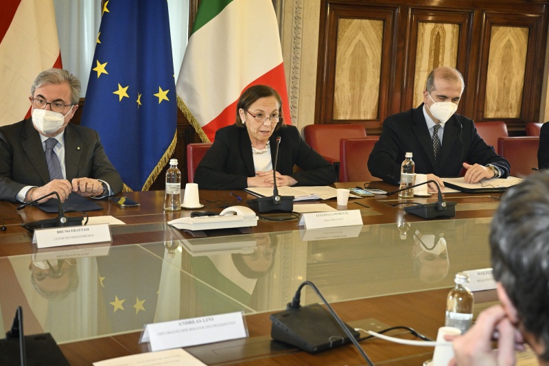 Ausspache mit Innenministerin Luciana Lamorgese (Mitte)