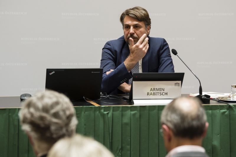 Am Podium: wahlbeobachtung.org - Election-Watch.EU Armin Rabitsch