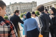 Bildungsminister Martin Polaschek (ÖVP) verabschiedet sich von den Schüler:innen