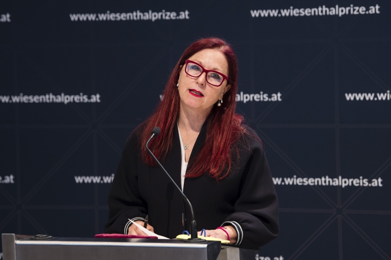 Am Podium: Nationalfondsgeneralsekretärin Hannah Lessing