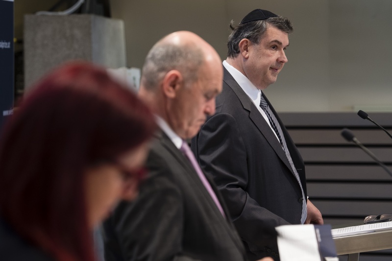 Am Podium: Präsident der Israelitischen Kultusgemeinde Wien Oskar Deutsch