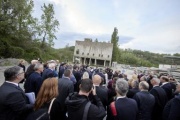 Kurze inhaltliche Einführung beim Schotterbrecher durch Direktorin KZ-Gedenkstätte Mauthausen Barbara Glück