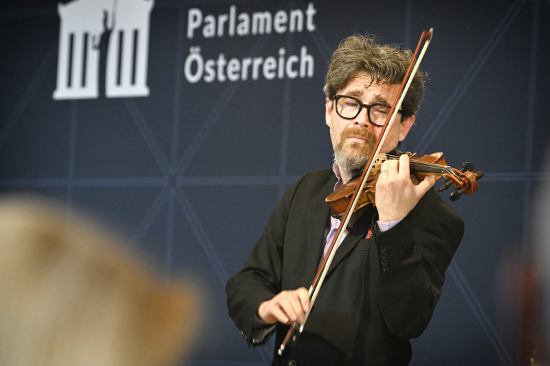 Musikalische Untermalung Aliosha Biz