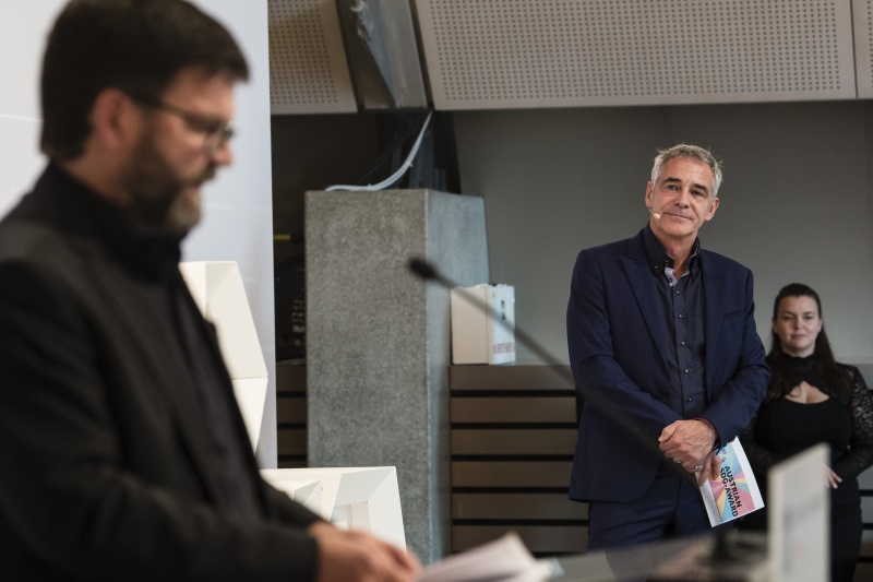 Moderator Christian Clerici