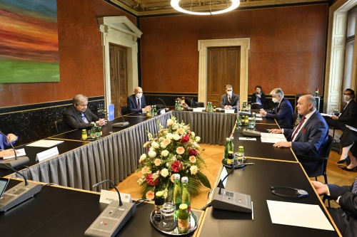 Aussprache zwischen UN-Generalsekretär António Guterres (links) und Nationalratspräsident Wolfgang Sobotka (ÖVP) (rechts)