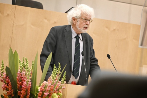 Professor Emeritus für Zeitgeschichte der Universität Wien Gerhard Botz zur Person Simon Wiesenthal