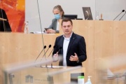 Bundesrat Florian Krumböck (ÖVP) am Rednerpult