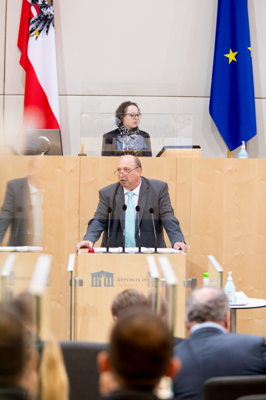 Bundesrat Michael Bernard (FPÖ) am Rednerpult