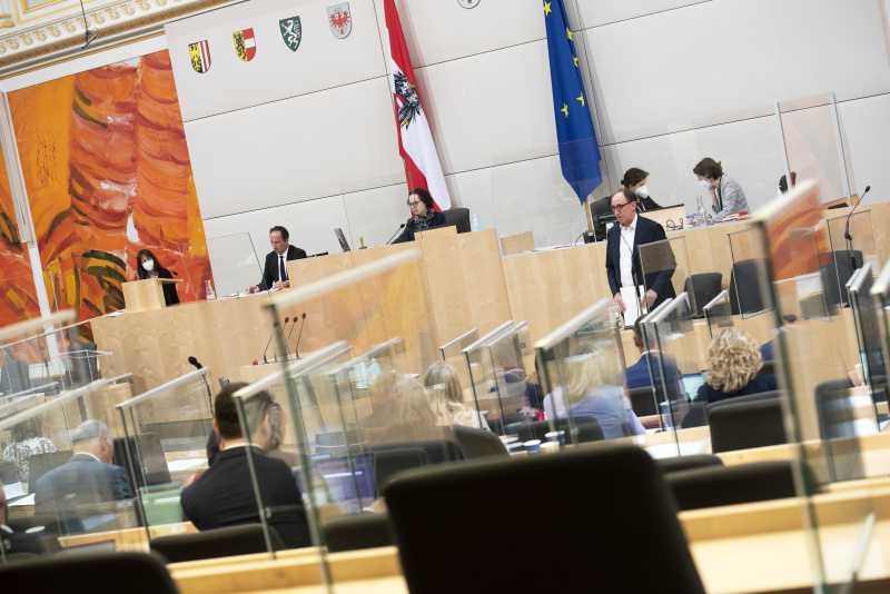 Auf der Regierungsbank Gesundheitsminister Johannes Rauch (Grüne) bei der Beantwortung der Dringlichen Anfrage