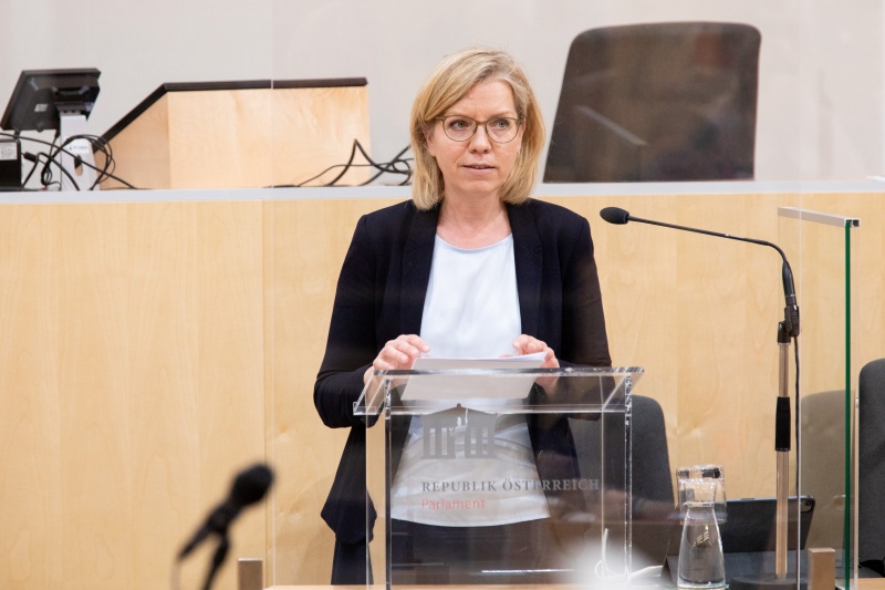 Klimaministerin Leonore Gewessler (GRÜNE) auf der Regierungsbank