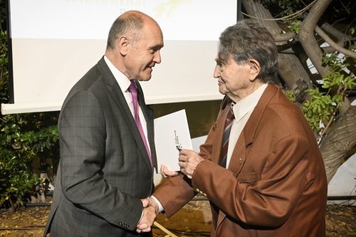 Verleihung Simon Wiesenthal-Preis an Zvi Nigal. Von links: Nationalratspräsident Wolfgang Sobotka (ÖVP), Zvi Nigal