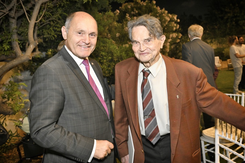 Verleihung Simon Wiesenthal-Preis an Zvi Nigal. Von links: Nationalratspräsident Wolfgang Sobotka (ÖVP), Zvi Nigal