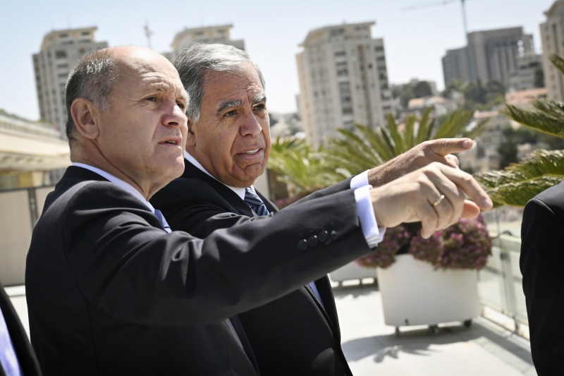 Besuch der Knesset und Treffen mit dem Sprecher der Knesset..Von links: Nationalratspräsident Wolfgang Sobotka (ÖVP), Sprecher der Knesset Mickey Levy