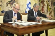 Besuch der Knesset und  Treffen mit dem Sprecher der Knesset..Von links: Nationalratspräsident Wolfgang Sobotka (ÖVP), Sprecher der Knesset Mickey Levy