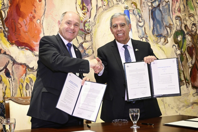 Besuch der Knesset und  Treffen mit dem Sprecher der Knesset..Von links: Nationalratspräsident Wolfgang Sobotka (ÖVP), Sprecher der Knesset Mickey Levy