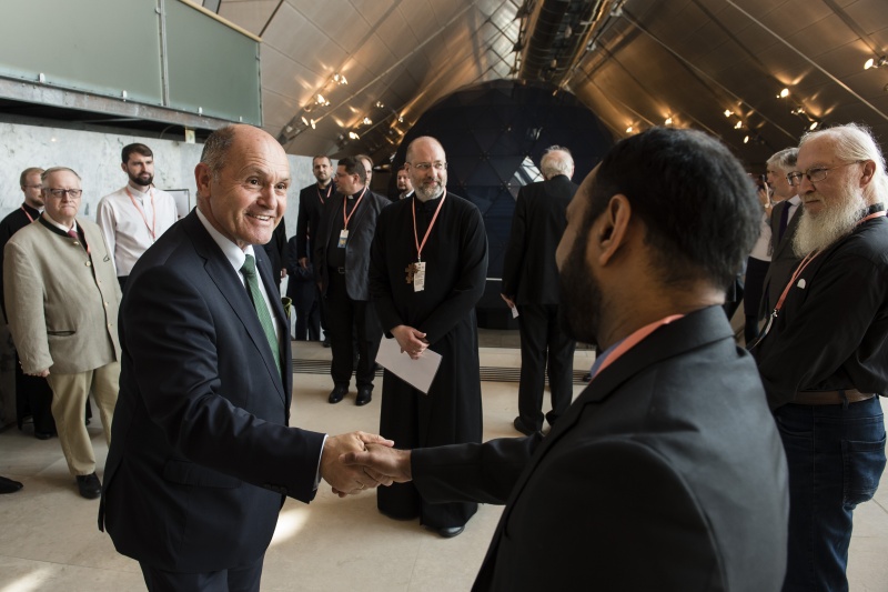 Nationalratspräsident Wolfgang Sobotka (ÖVP) begrüßt die Vertreter der Ostkirchen