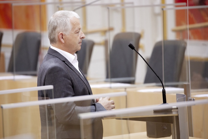 Fragestunde an Infrastrukturministerin Leonore Gewessler (GRÜNE), am Rednerpult Nationalratsabgeordneter Nikolaus Prinz (ÖVP)