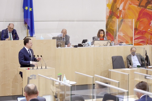Am Rednerpult Nationalratsabgeordneter Gerhard Kaniak (FPÖ)