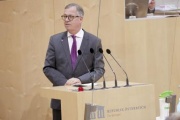 Am Rednerpult Nationalratsabgeordneter Werner Saxinger (ÖVP)