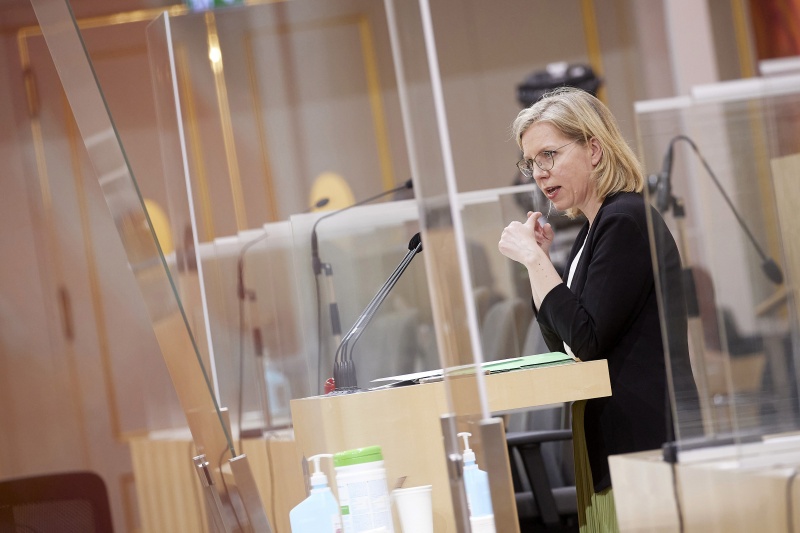 Fragestunde an Infrastrukturministerin Leonore Gewessler (GRÜNE)