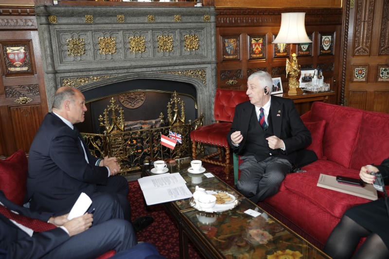 Aussprache von Nationalratspräsident Wolfgang Sobotka (ÖVP) (links) mit Sir Lindsay Hoyle MP (rechts)