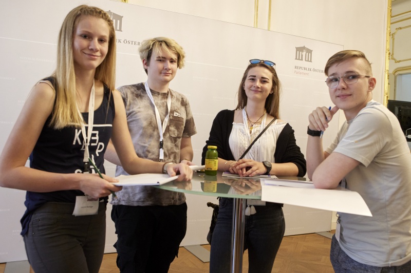 Teilnehmer:innen bei Koalitionsgesprächen