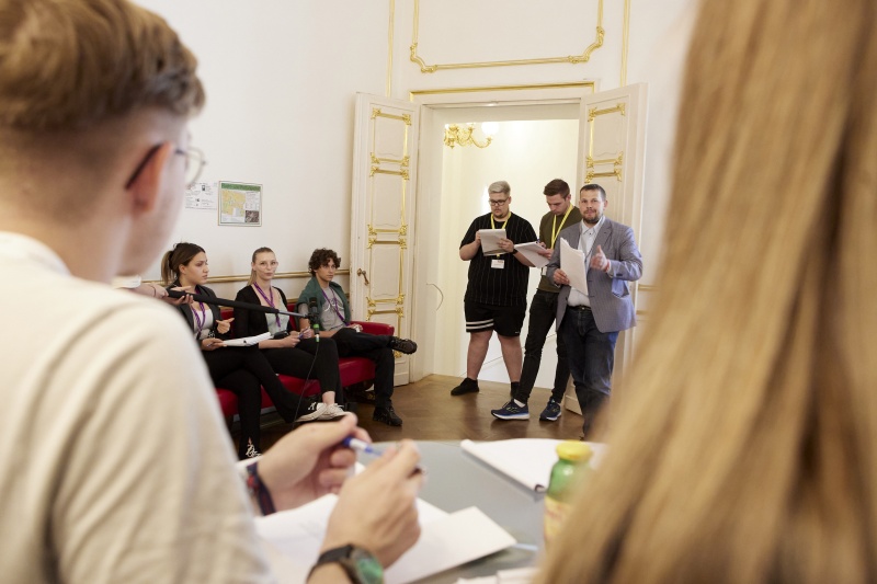 Teilnehmer:innen bei Koalitionsgesprächen