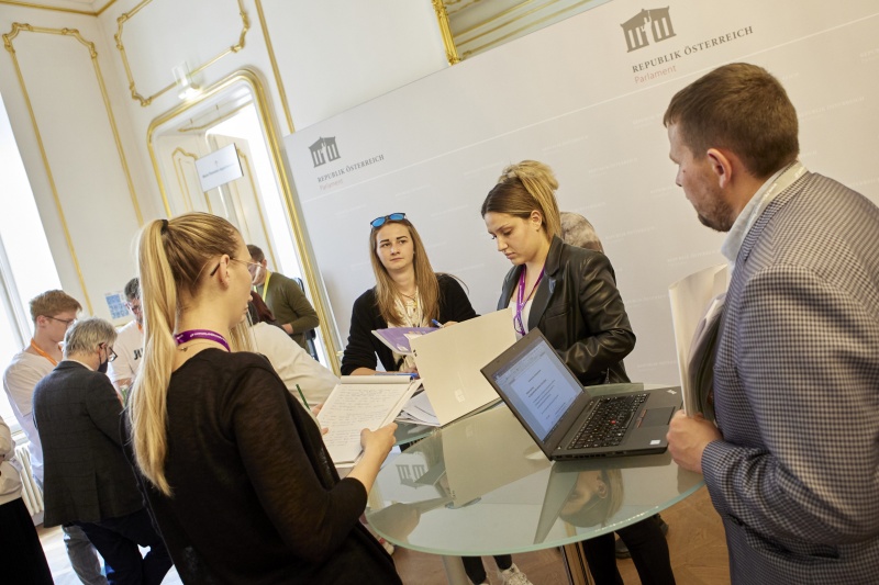 Teilnehmer:innen bei Koalitionsgesprächen