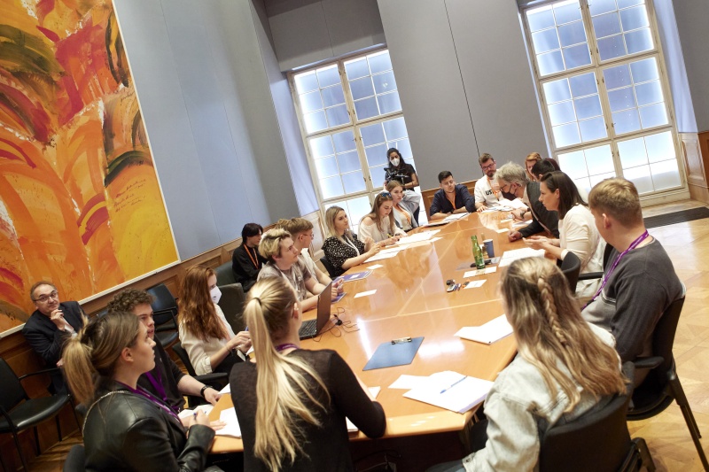 Teilnehmer:innen bei Koalitionsgesprächen