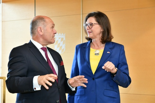 Besuch des Bayrischen Landtags. Von links. Landtagspräsidentin Ilse Aigner, Nationalratspräsident Wolfgang Sobotka (ÖVP)