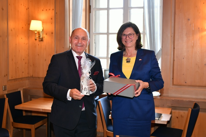 Besuch des Bayrischen Landtags. Von links. Nationalratspräsident Wolfgang Sobotka (ÖVP), Landtagspräsidentin Ilse Aigner