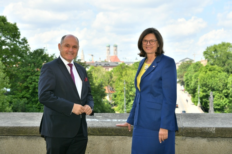 Besuch des Bayrischen Landtags. Von links. Landtagspräsidentin Ilse Aigner, Nationalratspräsident Wolfgang Sobotka (ÖVP)