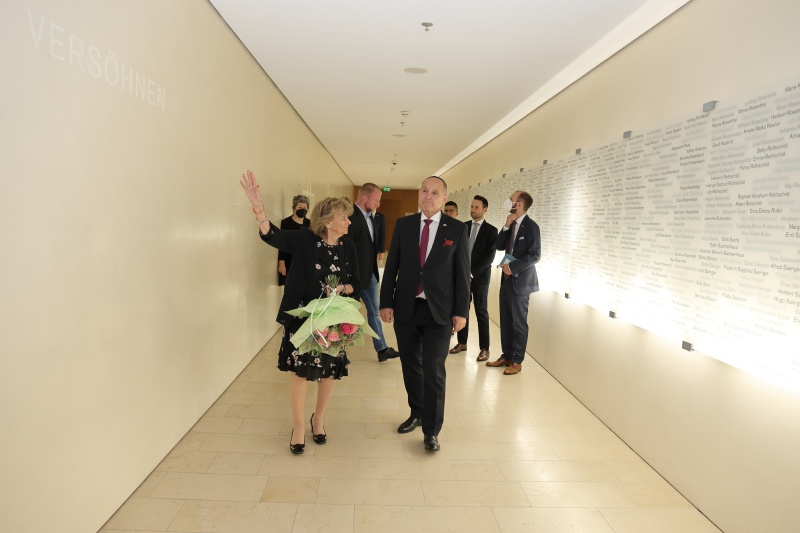 Treffen mit der Präsidentin der Israelitischen Kultusgemeinde für München und Oberbayern Charlotte Knobloch. Nationalratspräsident Wolfgang Sobotka (ÖVP) bei der Führung durch die Ohel-Jakob-Synagoge ...