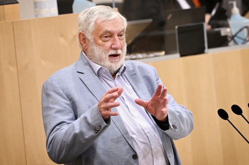 Am Rednerpult: EU-Kommissar a.D. Franz Fischler zum Thema ‚Die peripheren Regionen stärken‘ 