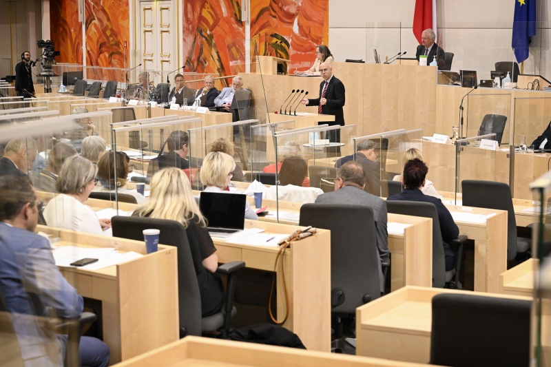 Am Rednerpult: Direktor des Österreichischen Institutes für Wirtschaftsforschung Gabriel Felbermayr zum Thema ‚Stärken und Schwächen der österreichischen Regionen‘