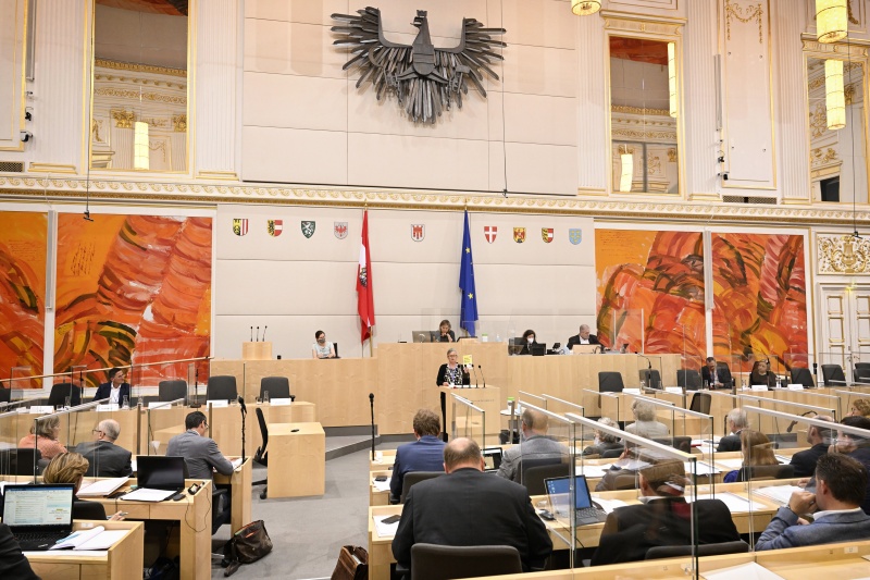 Am Rednerpult: Univ.-Prof. TU Wien Sybilla Zech zum Thema ‚Neue Rahmenbedingungen für die regionale Wirtschaft‘