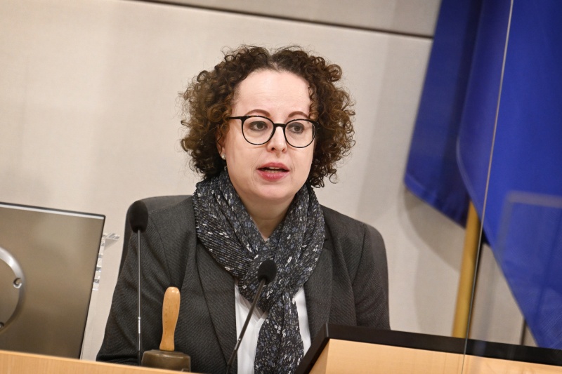 Begrüßung durch Bundesratspräsidentin Christine Schwarz-Fuchs (ÖVP) am Präsidium