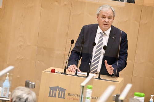 Am Rednerpult: Landtagspräsident Vorarlberg Harald Sonderegger zum Thema ‚Vorarlberg – die progressive Provinz‘