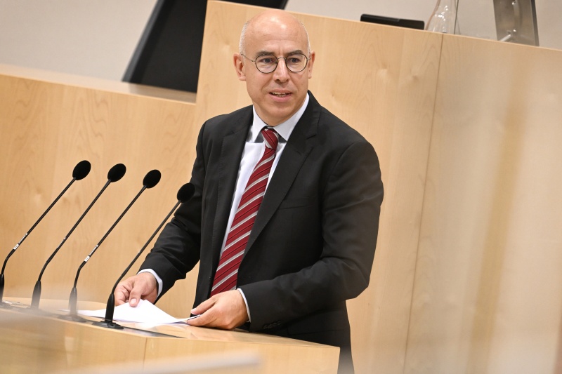 Am Rednerpult: Direktor des Österreichischen Institutes für Wirtschaftsforschung Gabriel Felbermayr zum Thema ‚Stärken und Schwächen der österreichischen Regionen‘