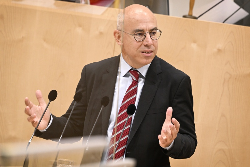 Am Rednerpult: Direktor des Österreichischen Institutes für Wirtschaftsforschung Gabriel Felbermayr zum Thema ‚Stärken und Schwächen der österreichischen Regionen‘