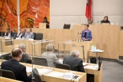 Nationalratsabgeordnete Martina Diesner-Wais (ÖVP) am Rednerpult