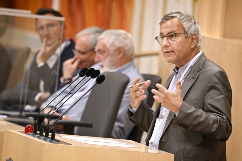 Vertreter der Europäischen Kommission Hatto Käfer am Rednerpult