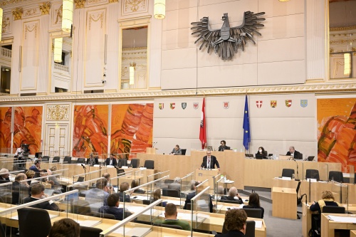 Am Rednerpult: Vizepräsident Wirtschaftskammer Österreich Matthias Krenn zum Thema ‚Die regionalen Wirtschaftsstandorte stärken‘