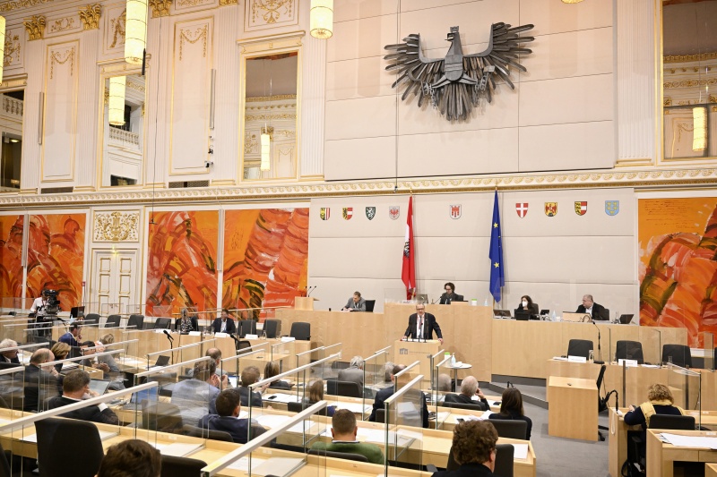 Am Rednerpult: Vizepräsident Wirtschaftskammer Österreich Matthias Krenn zum Thema ‚Die regionalen Wirtschaftsstandorte stärken‘