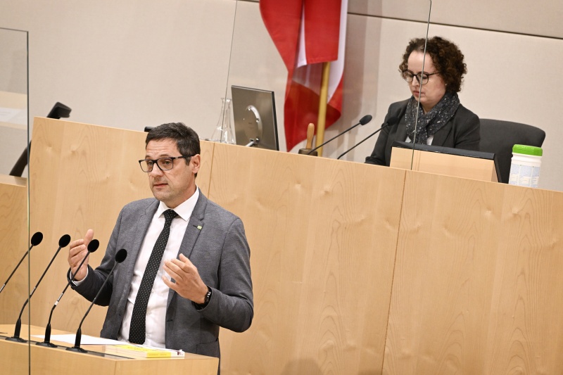 Bundesrat Peter Raggl (ÖVP)am Rednerpult