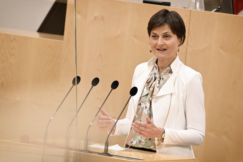 Bundesrätin Barbara Tausch (ÖVP) am Rednerpult