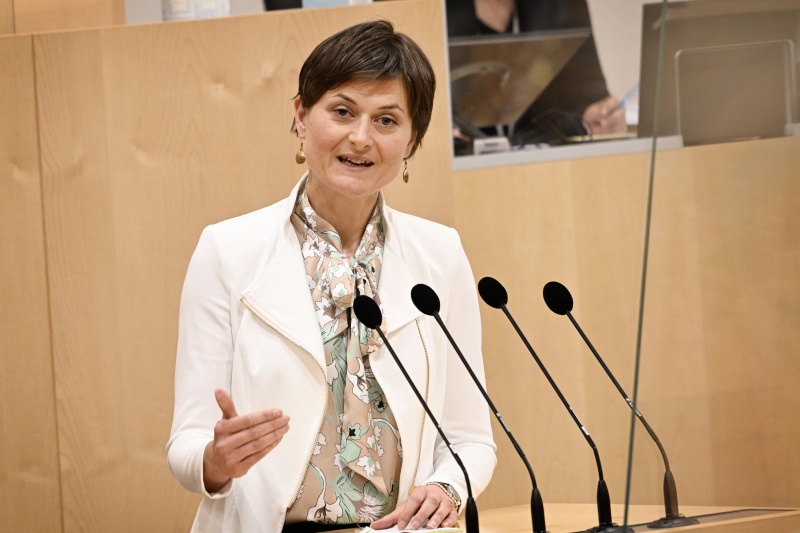 Bundesrätin Barbara Tausch (ÖVP) am Rednerpult