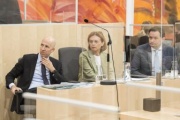 Auf der Regierungsbank von links: Arbeitsminister Martin Kocher, Staatssekretärin Susanne Kraus-Winkler (ÖVP), Landwirtschaftsminister Norbert Totschnig (ÖVP),