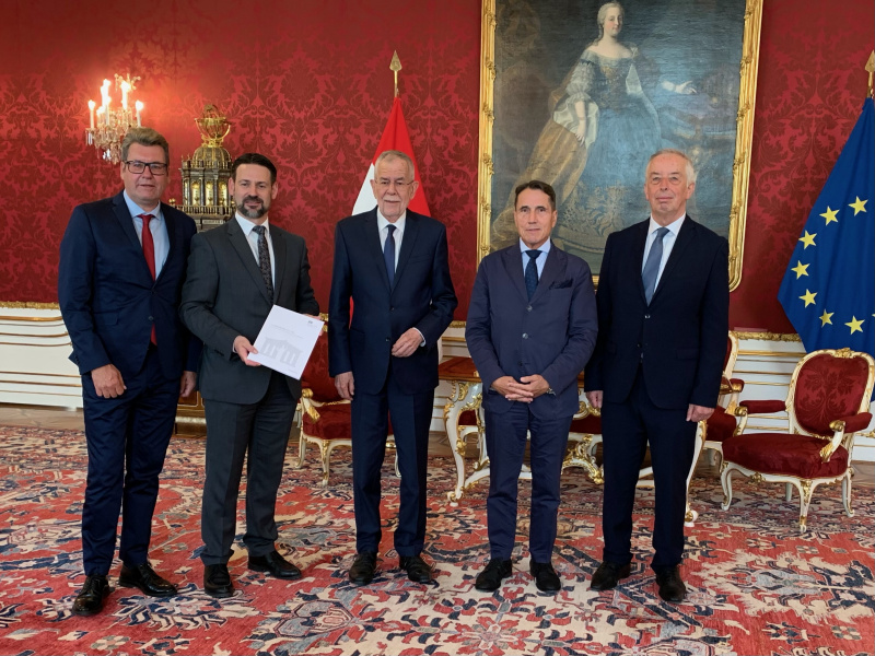 Präsidium der Parlamentarischen Bundesheerkommission bei Bundespräsident Alexander Van der Bellen (Mitte)