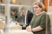 Am Rednerpult: Bundesrätin Korinna Schumann (SPÖ)